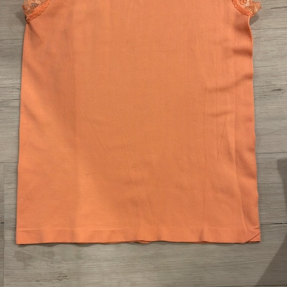 Emme Jordan NWT Tank Top with Lace Trim. - Picture 3 of 3